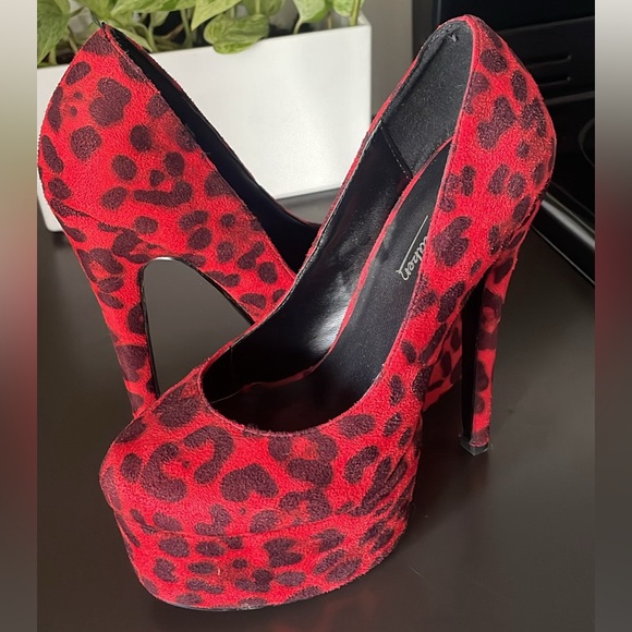 Red Velvet Leopard Pumps - Picture 2 of 5